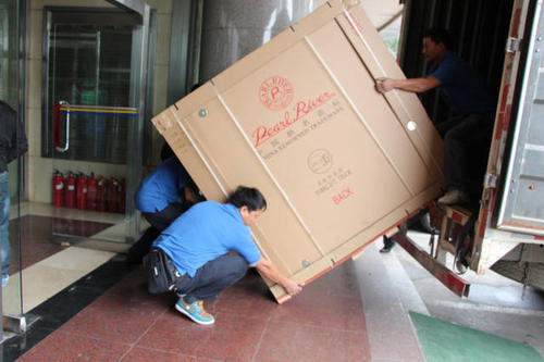 竞秀钢琴贵重工艺品无忧运